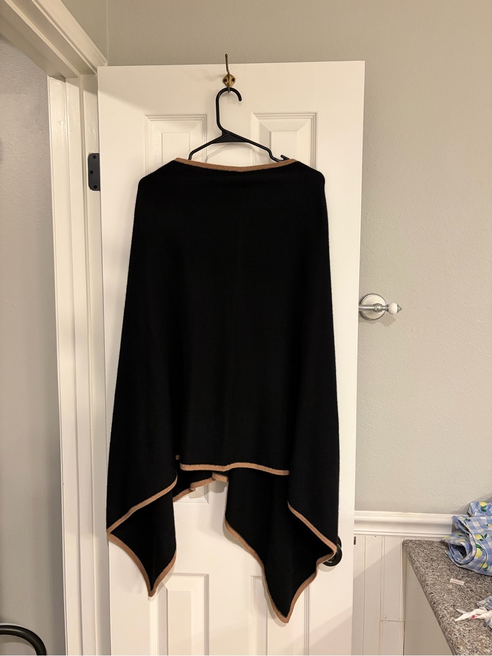 Alashan 100% Cashmere Poncho Shawl Black Brown One Size